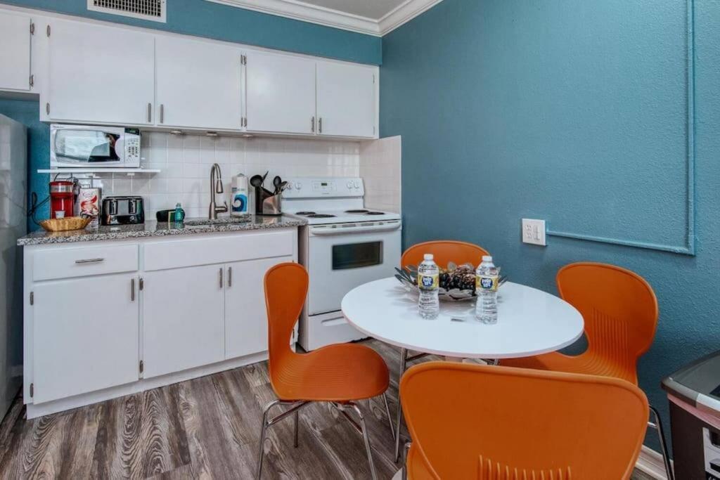 Sunset Beach Suites Of Madeira Beach! Pet Friendly Summer Getaway! Steps To Beach! - Suite 10 St. Pete Beach Exteriör bild