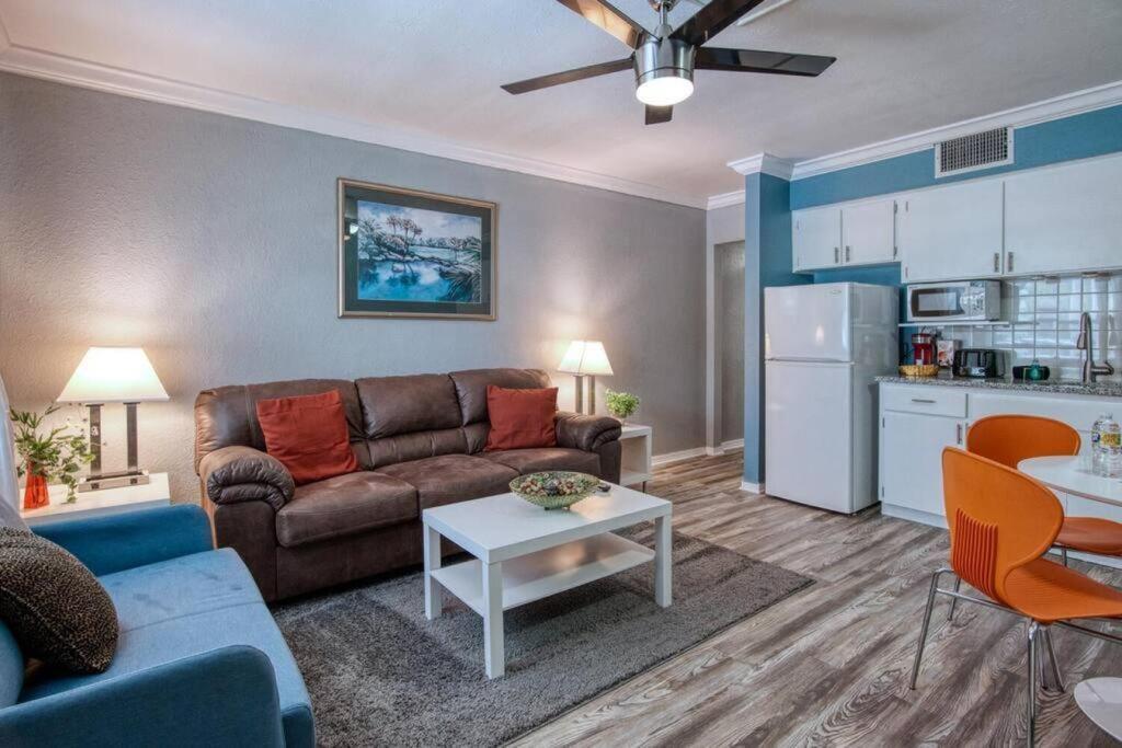 Sunset Beach Suites Of Madeira Beach! Pet Friendly Summer Getaway! Steps To Beach! - Suite 10 St. Pete Beach Exteriör bild