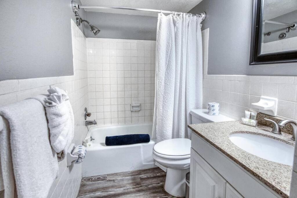 Sunset Beach Suites Of Madeira Beach! Pet Friendly Summer Getaway! Steps To Beach! - Suite 10 St. Pete Beach Exteriör bild