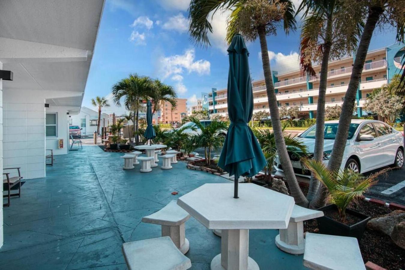 Sunset Beach Suites Of Madeira Beach! Pet Friendly Summer Getaway! Steps To Beach! - Suite 10 St. Pete Beach Exteriör bild